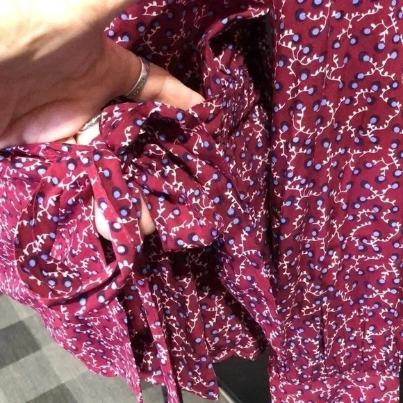 Talbots Petite V-neck Wrap blouse,long sleeve elastic back waist,pattern - Picture 6 of 11